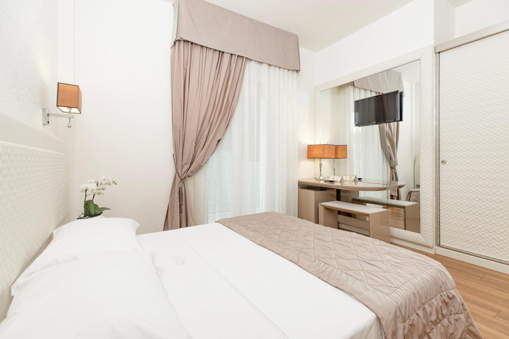 Hotel Alexander Milano Marittima Eksteriør bilde