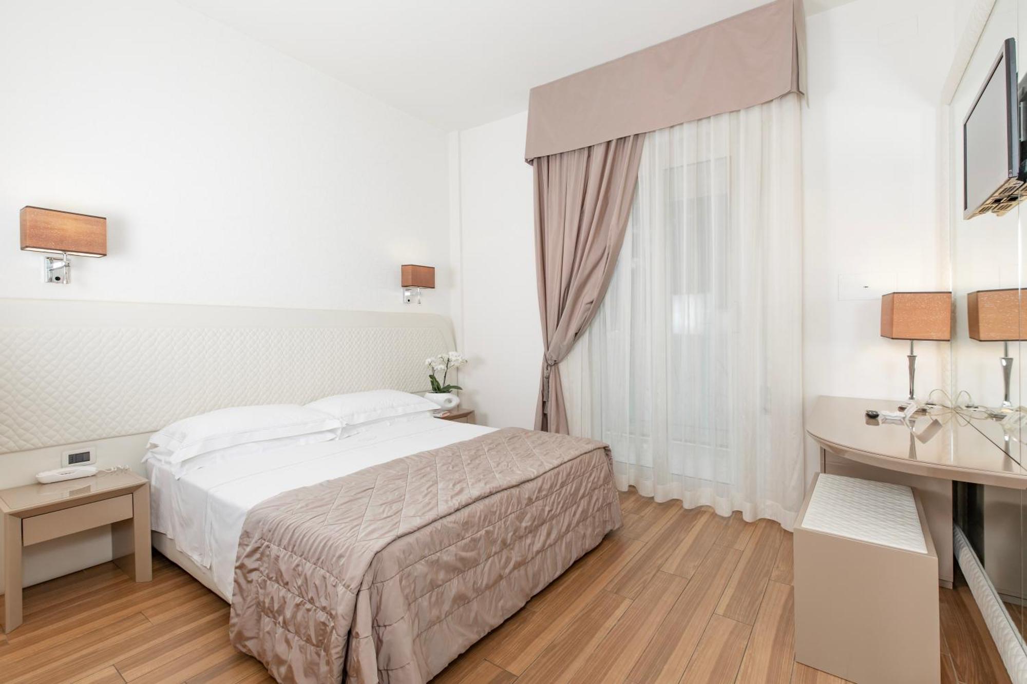 Hotel Alexander Milano Marittima Eksteriør bilde