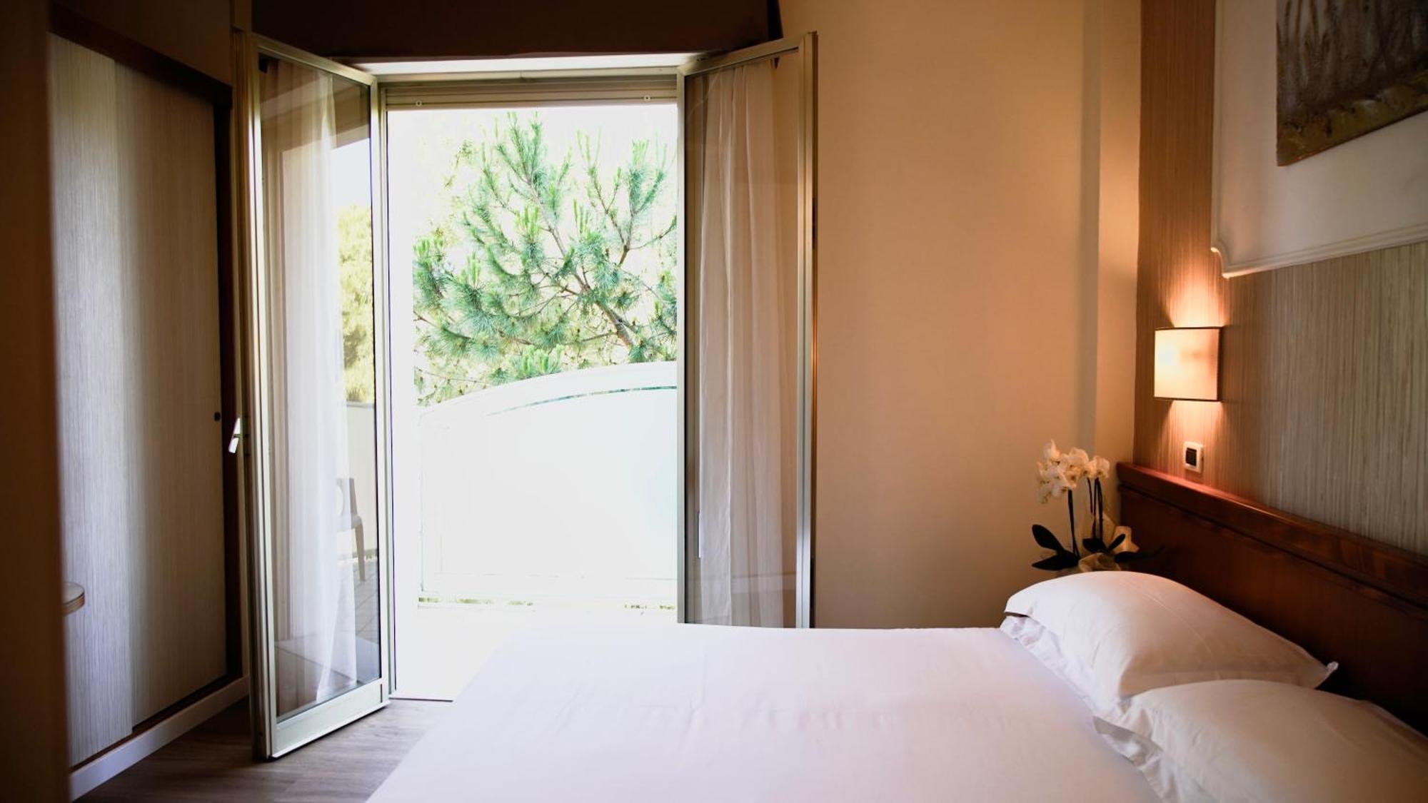 Hotel Alexander Milano Marittima Eksteriør bilde