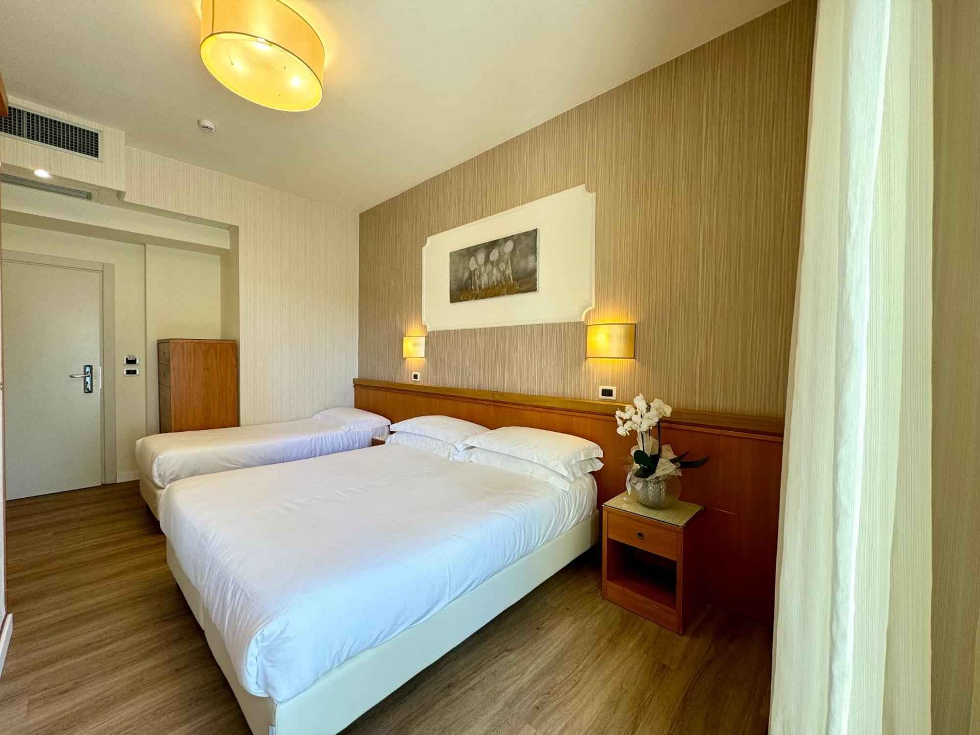 Hotel Alexander Milano Marittima Eksteriør bilde