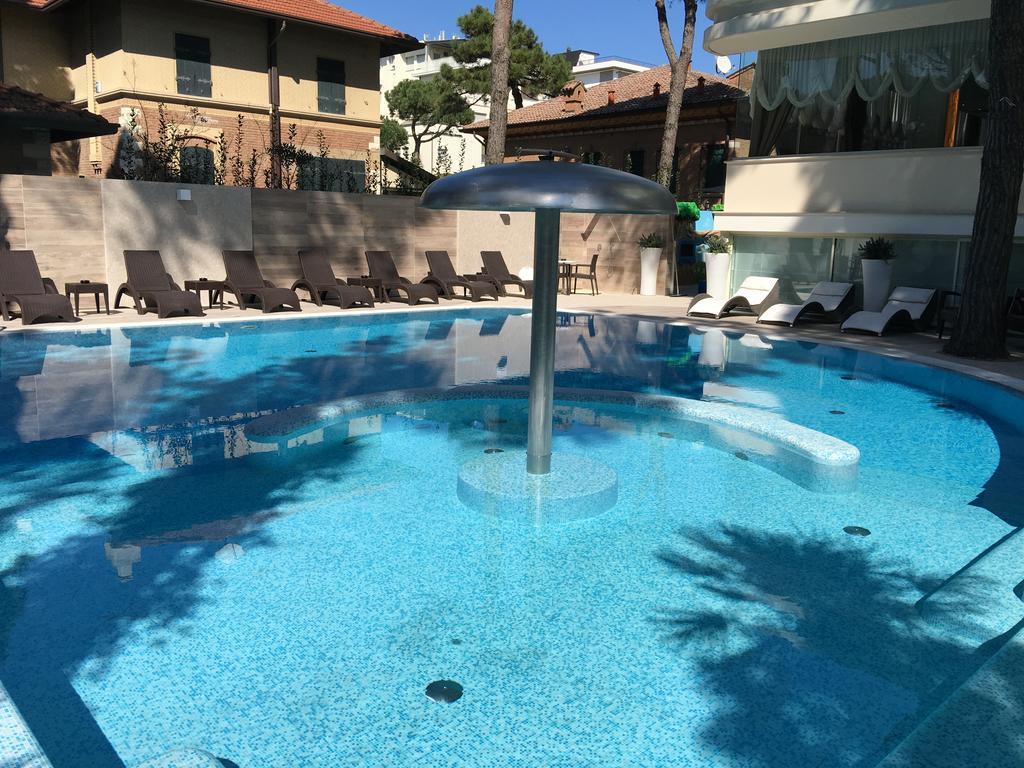 Hotel Alexander Milano Marittima Eksteriør bilde