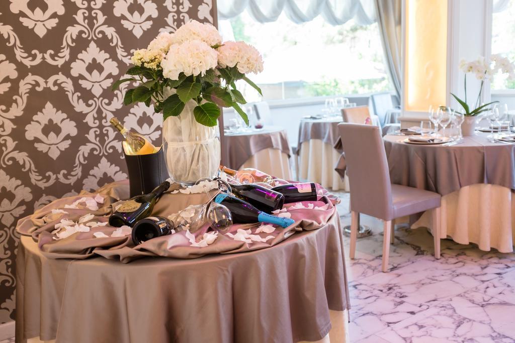 Hotel Alexander Milano Marittima Eksteriør bilde